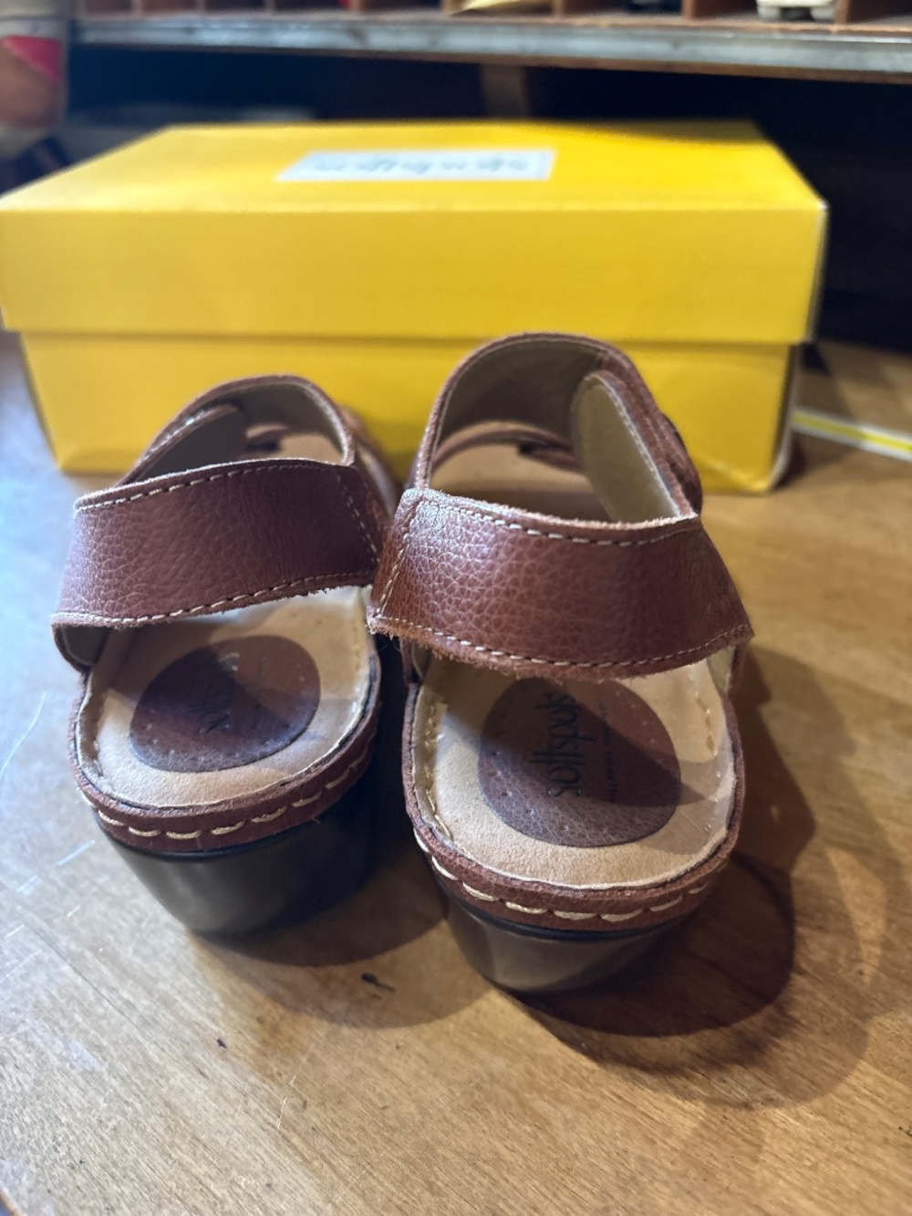 Softspots Pamela in Nutmeg size 8.5 sandal NWB - Picture 2 of 7